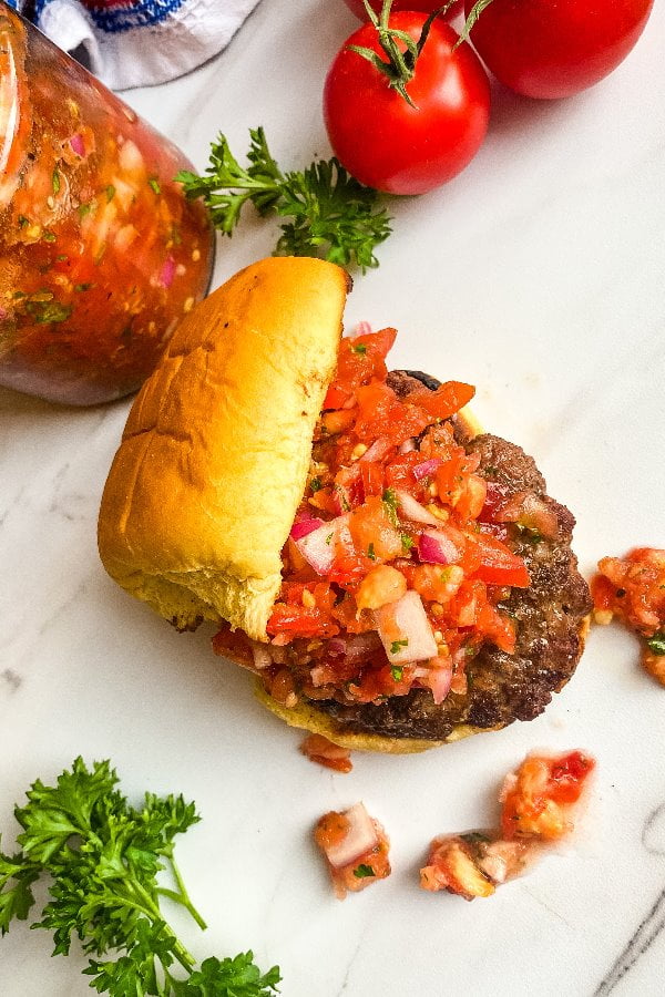 grilled burgers with tomatoes