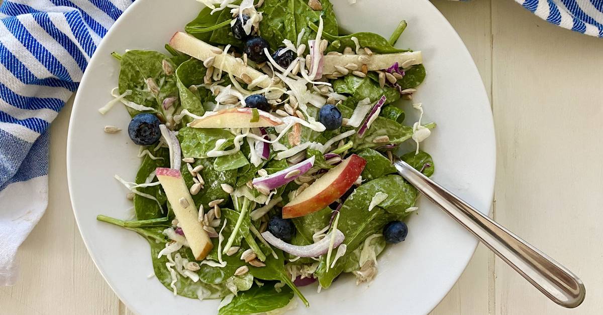 Spinach Blueberry Salad with Yogurt Dressing {Healthy and Fresh}