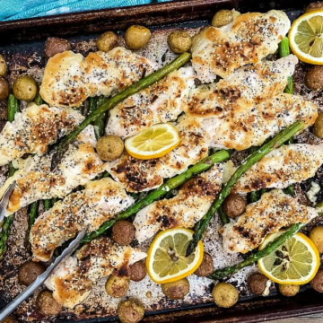 dinner with everything bagel chicken, asparagus and potatoes