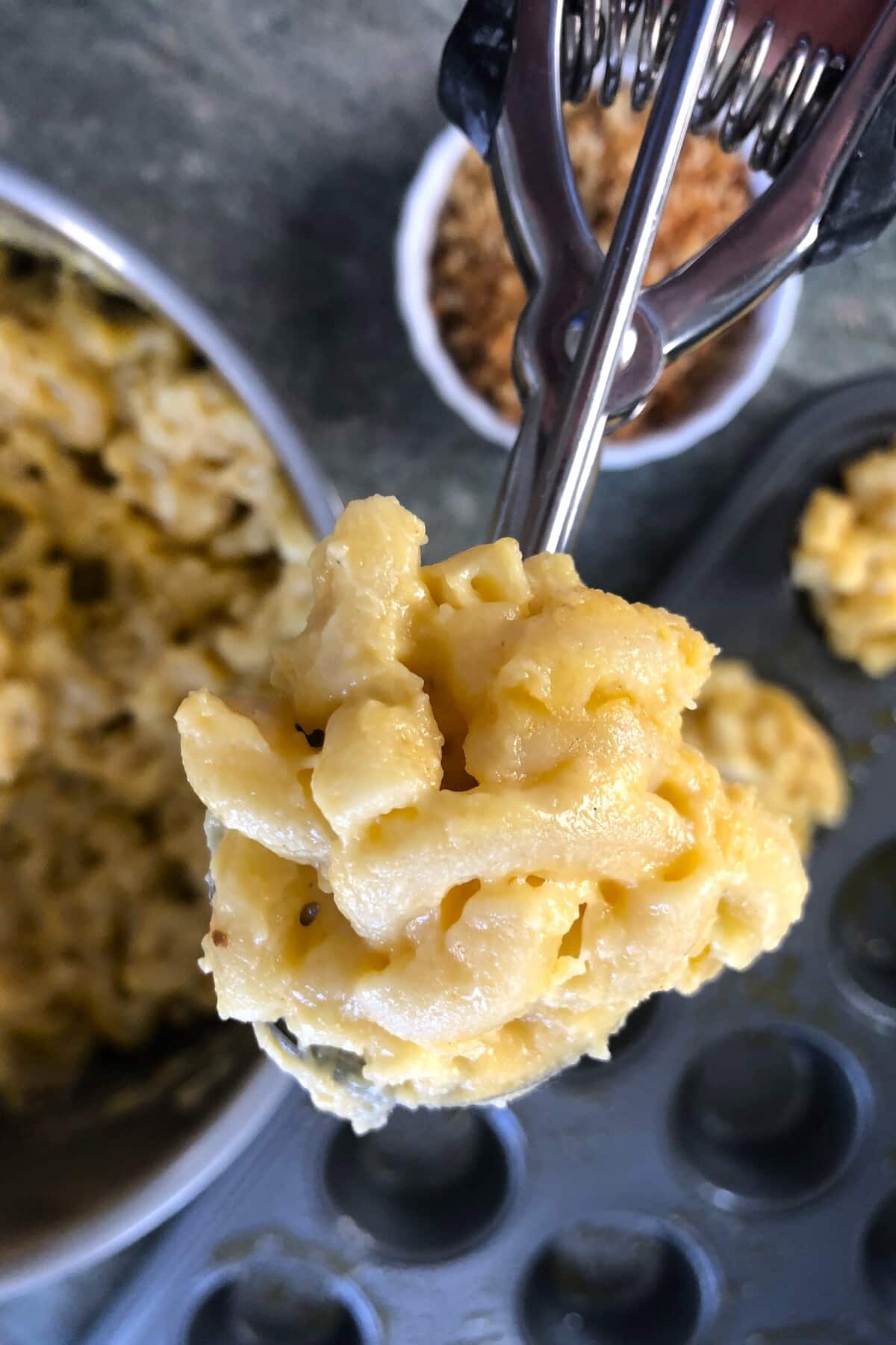 a scoop of macaroni and cheese.