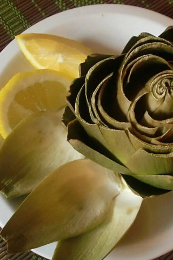 artichoke with lemon
