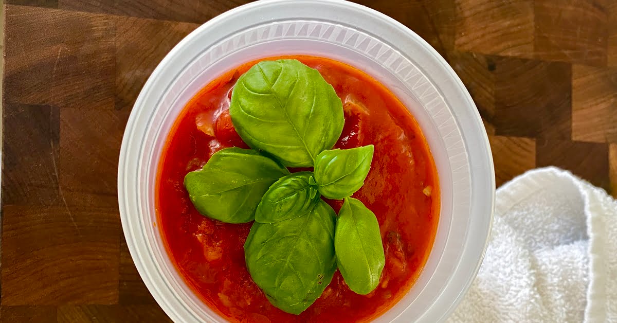 Homemade Marinara Sauce with Fresh Basil