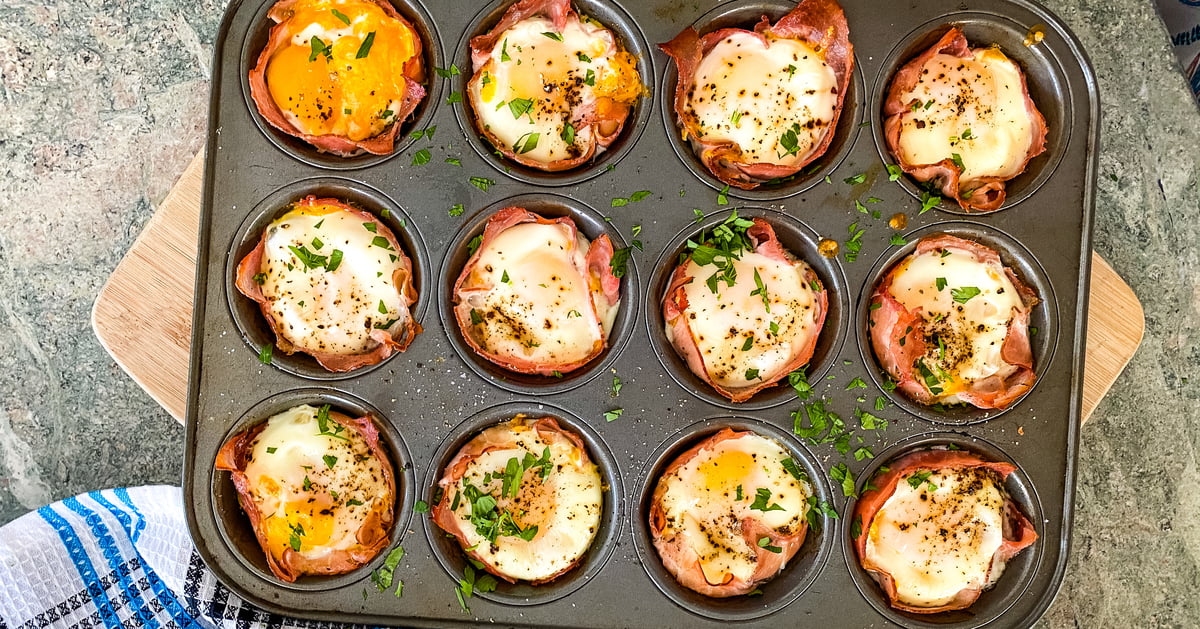 Super Easy Ham and Egg Cups