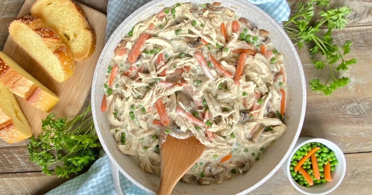 Turkey a la King ~ Easy Leftover Turkey Recipe