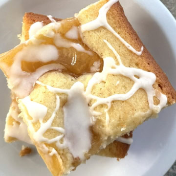 2 slices of scone cake on a plate.