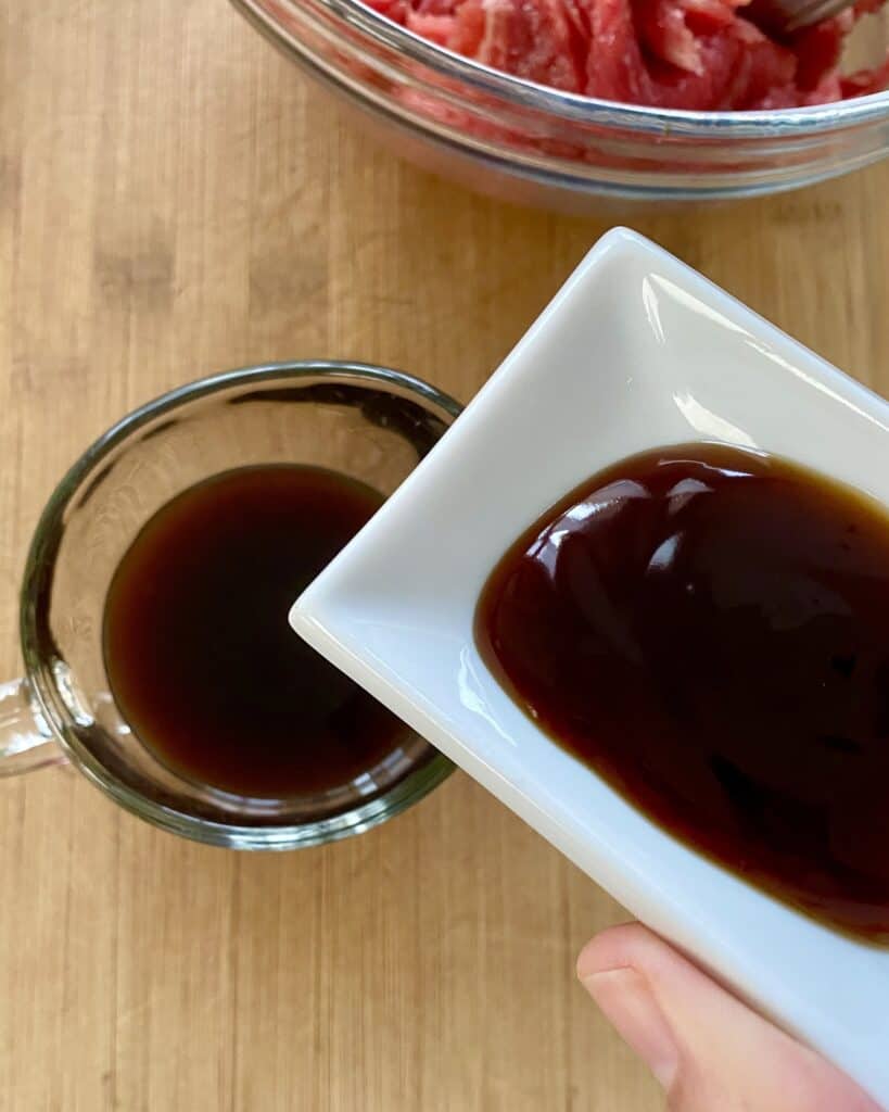 making sauce for beef stir fry with oyster sauce