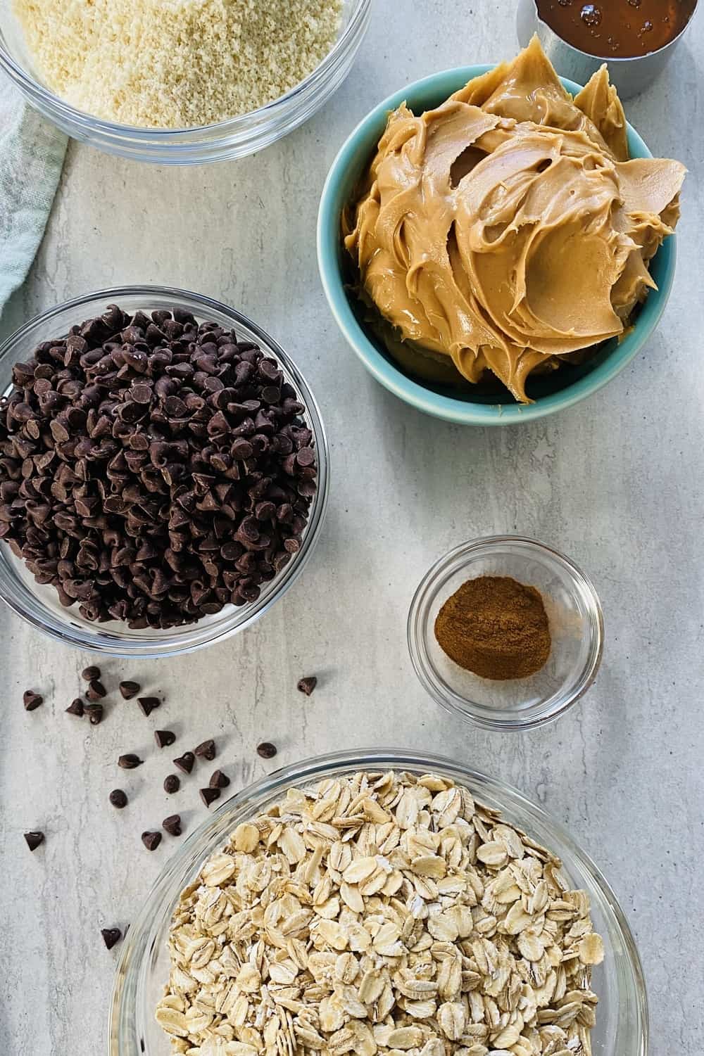 peanut butter, rolled oats, honey, mini chocolate chips, cinnamon
