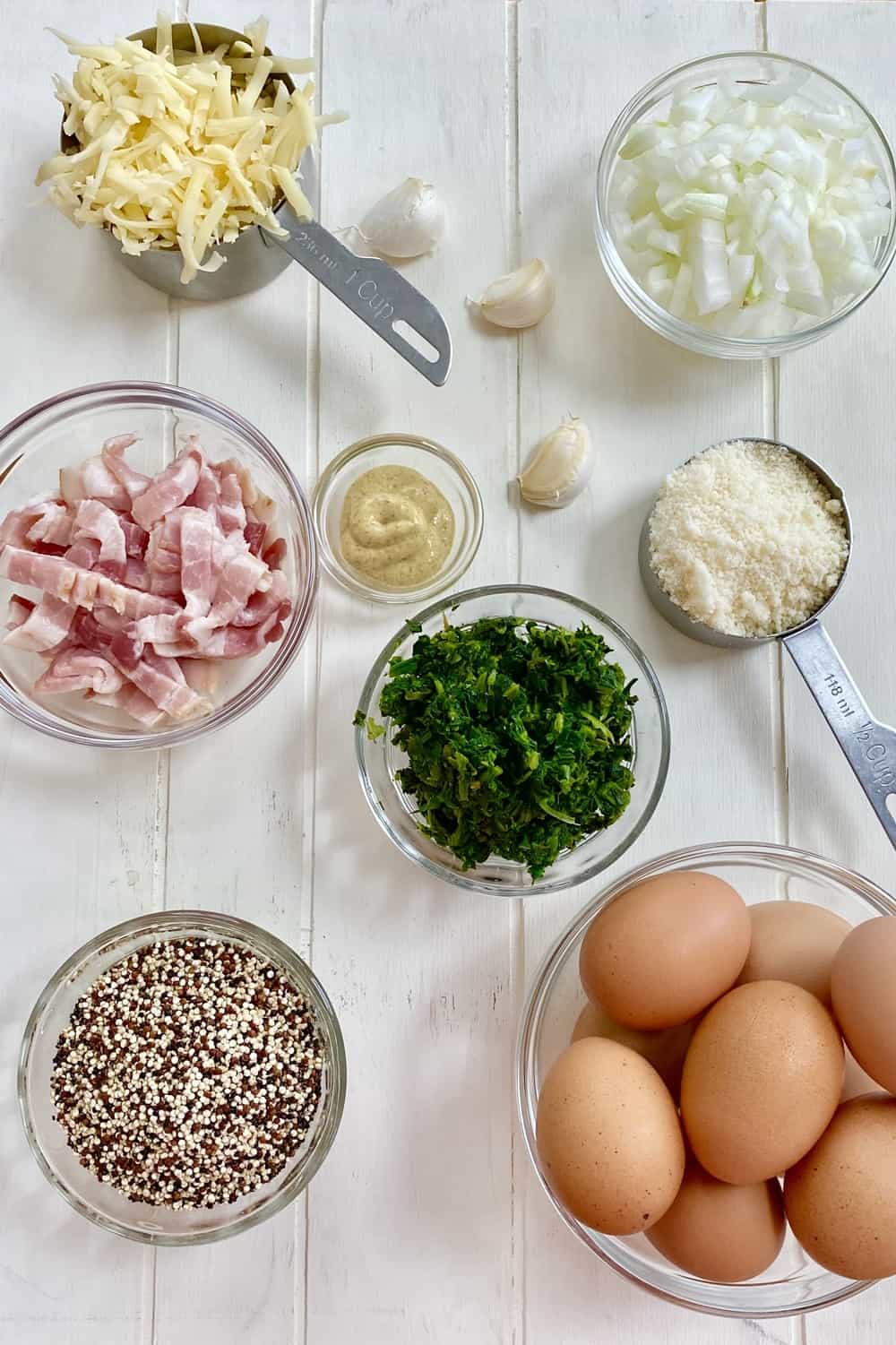 quinoa, eggs, spinach, onion, bacon, cheese