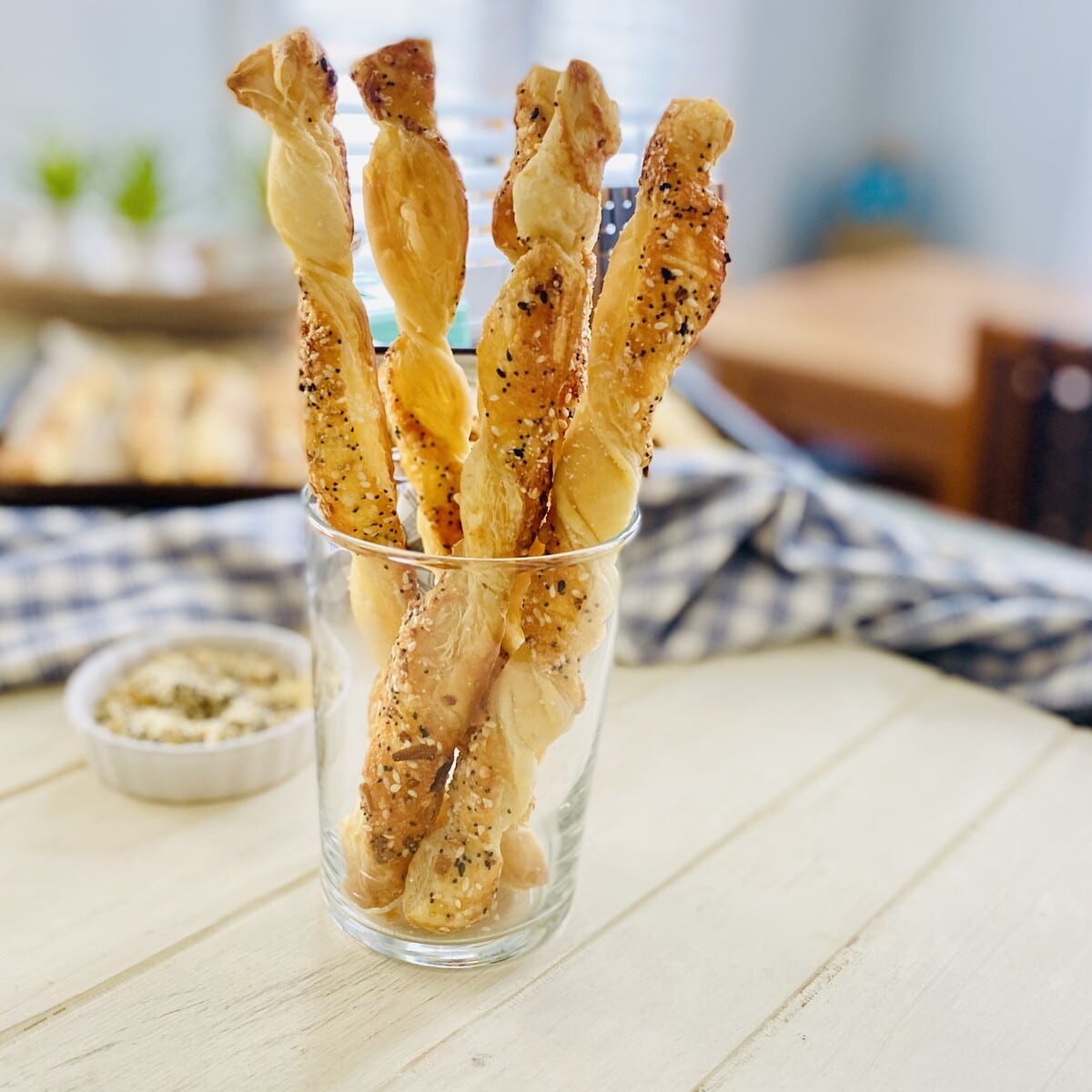 Crispy Everything Bagel Puff Pastry Cheese Twists