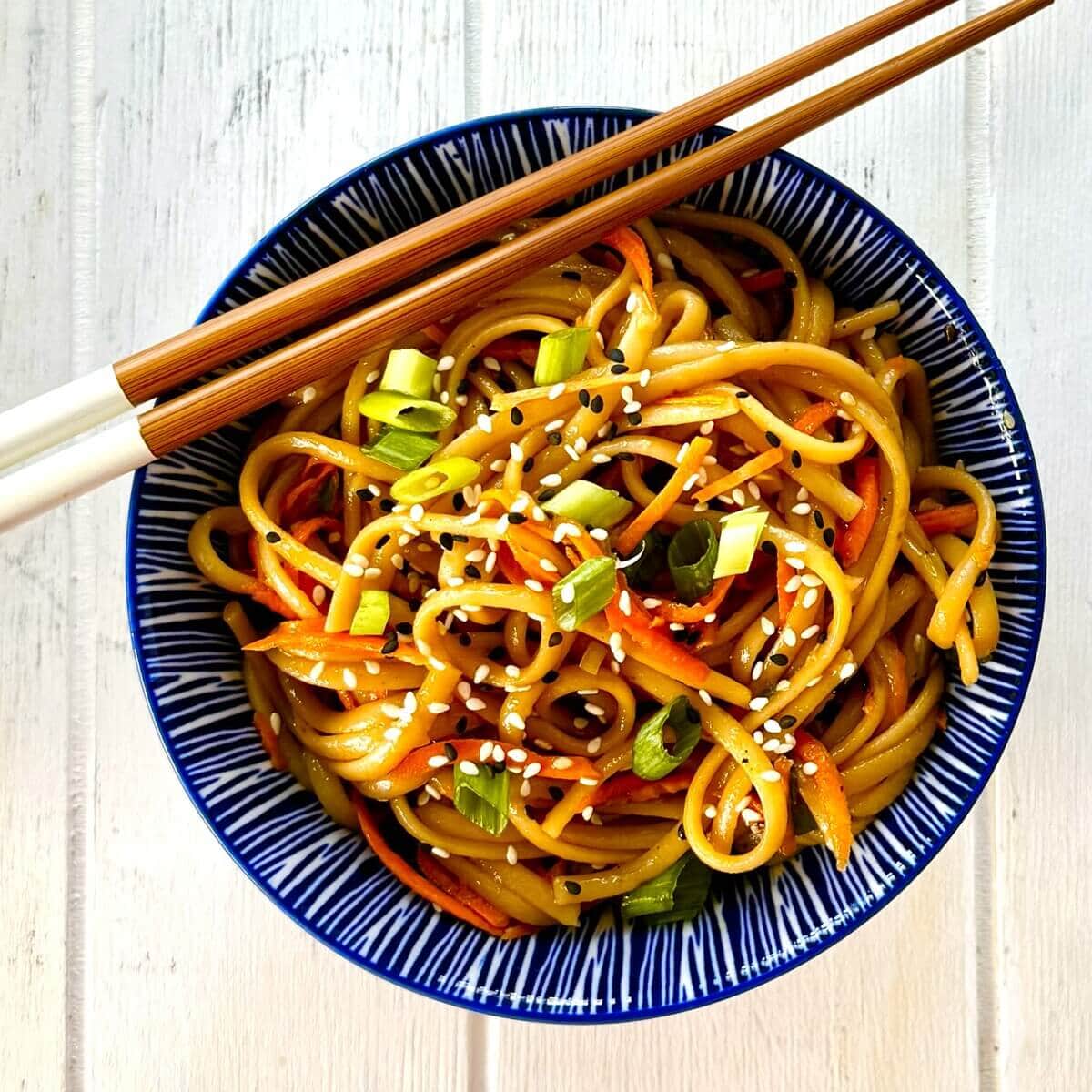 Garlic Sesame Noodles {One Pot Recipe}