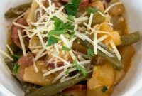 Hearty Slow Cooker Kielbasa with Potatoes and Green Beans