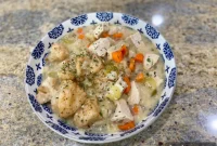Easy Crockpot Chicken and Dumplings