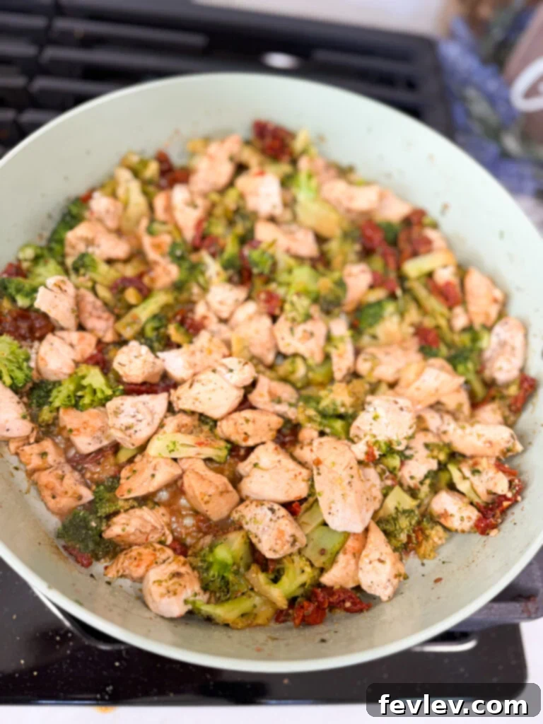 Creamy Sun-Dried Tomato Chicken and Broccoli in 15 Minutes 5 sundried tomato cream chicken