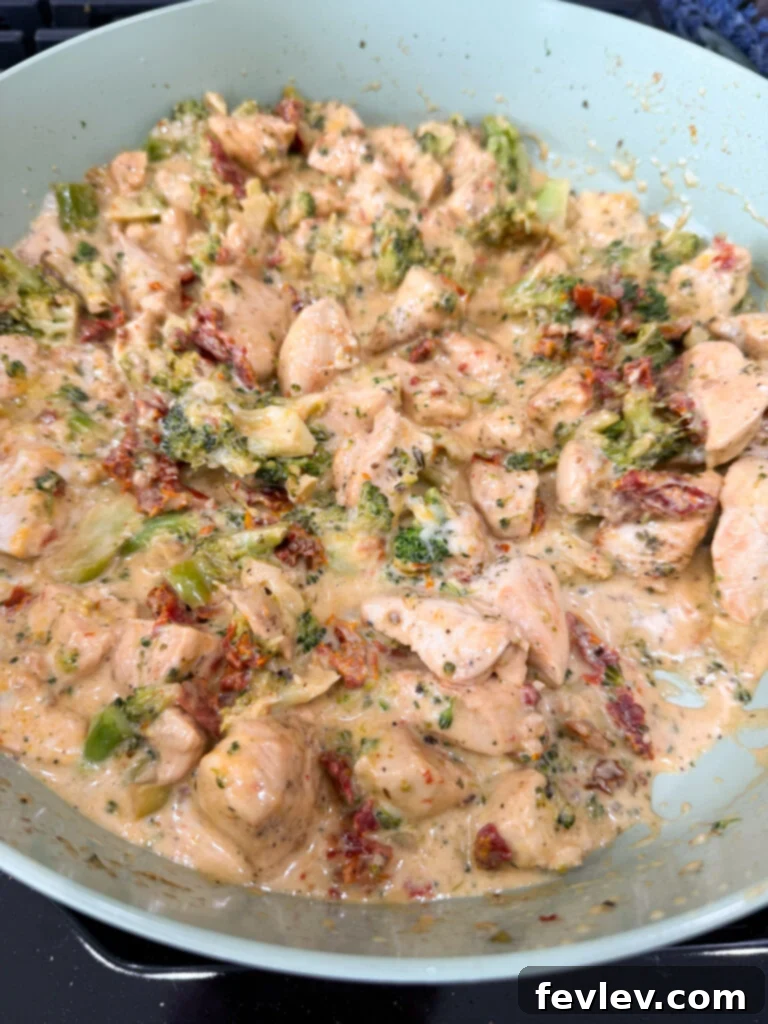 Creamy Sun-Dried Tomato Chicken and Broccoli in 15 Minutes 7 creamy Chicken Broccoli Sundried tomato