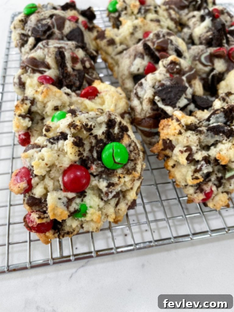 Peppermint Oreo Delight 2 Delicious Peppermint Oreo Cookies decorated for Christmas