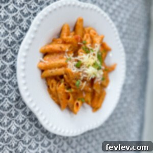 Close-up of the delicious one-pot creamy pasta, ready to be served.