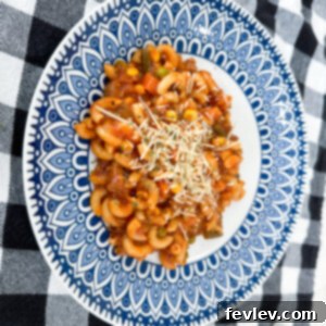 Delicious and Easy One-Pot Goulash with Ground Beef and Pasta