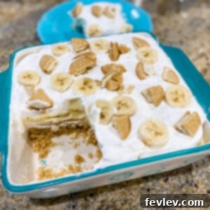 Delicious Banana Cream Bars with Golden Oreo crust and fresh banana slices, ready to be served