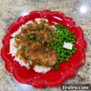 Delicious Stovetop Smothered Pork Chops with Savory Gravy